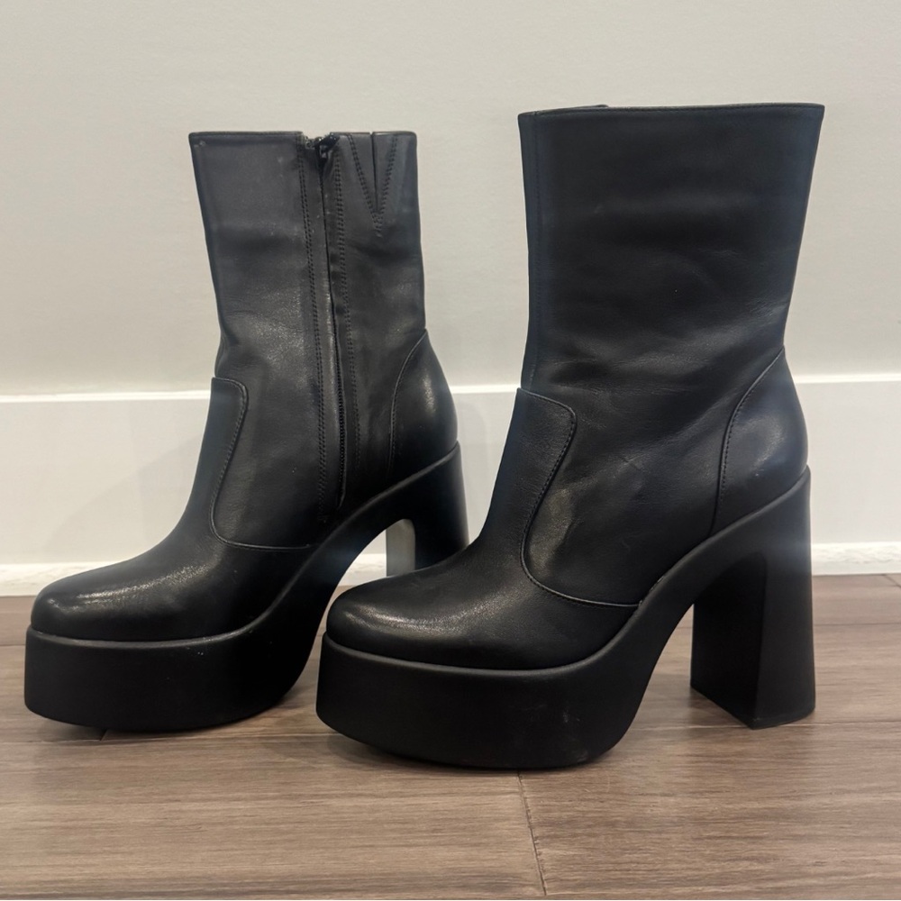 Gianni Bini Levi Tate Black Platform Boots | Size 6 Excellent Condition
